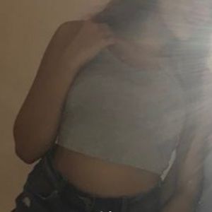 grey cropped tank top